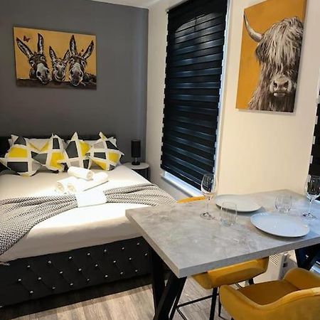 Central London Studio 1Bedroom ภายนอก รูปภาพ