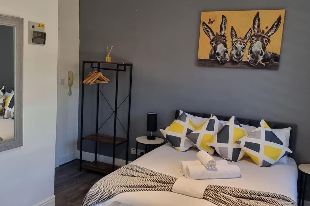 Central London Studio 1Bedroom ภายนอก รูปภาพ