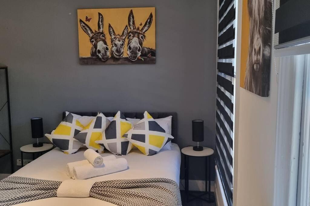Central London Studio 1Bedroom ภายนอก รูปภาพ